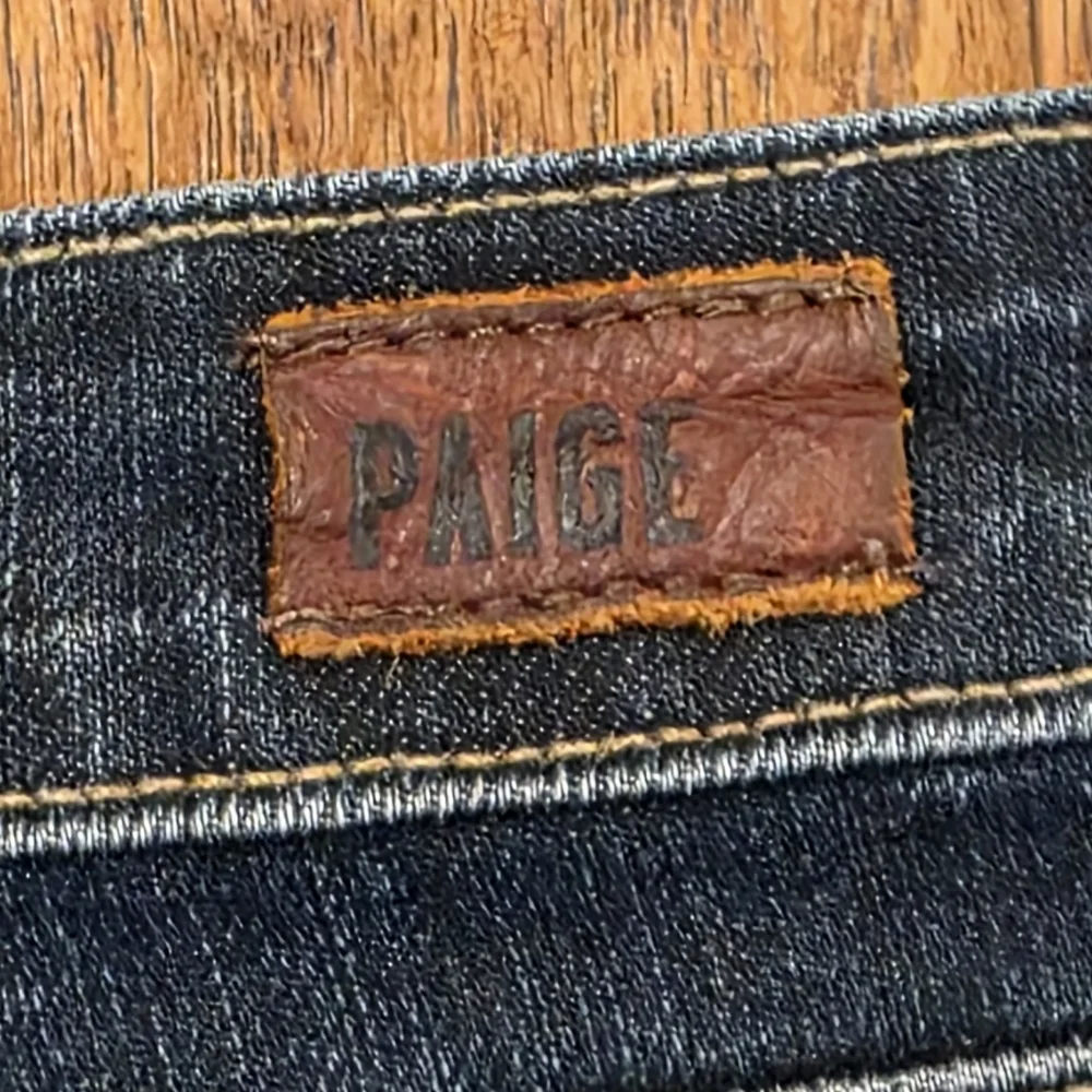 Paige Jimmy Jimmy Dark Blue 5 Pocket Denim Stretch Shorts w/Whiskering. 28.
